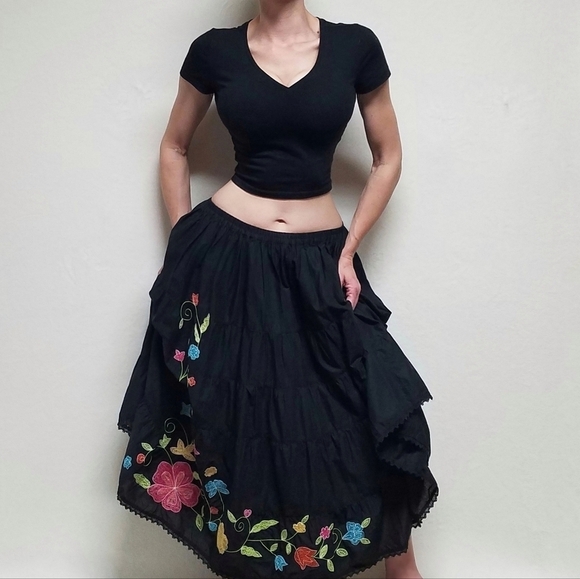 Vintage 90s-Y2K Tantrums Black Floral Embroidered Boho Gypsy Full Circle Skirt M - Picture 2 of 12
